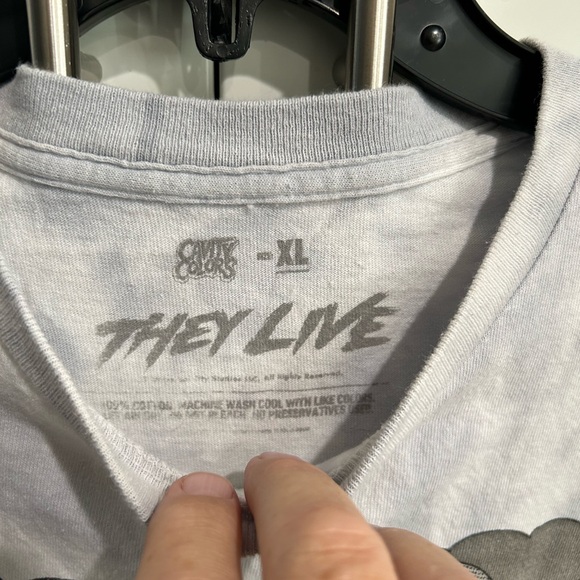 They Live t shirt - Picture 3 of 3